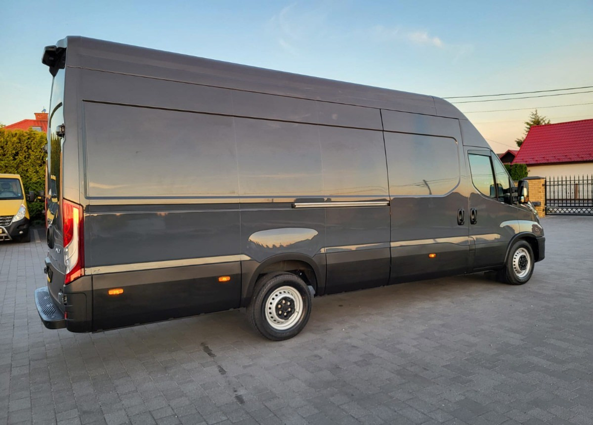 Iveco 35S18 3.0 Hi-Matic Iveco Max L5H3 Salon Polska Hi - Matic - Суцільнометалевий фургон: фото 4 Iveco 35S18 3.0 Hi-Matic Iveco Max L5H3 Salon Polska Hi - Matic - Суцільнометалевий фургон: фото 4