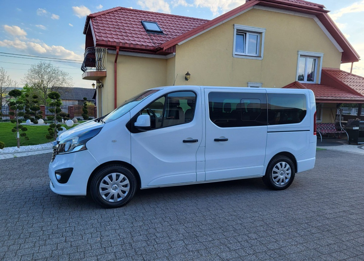 Opel Vivaro bogato doposażone serwisowane Zarejstrowane - Пасажирський фургон: фото 2 Opel Vivaro bogato doposażone serwisowane Zarejstrowane - Пасажирський фургон: фото 2