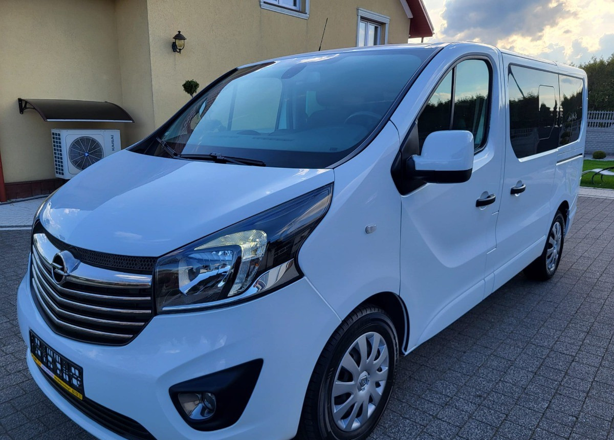 Opel Vivaro bogato doposażone serwisowane Zarejstrowane - Пасажирський фургон: фото 4 Opel Vivaro bogato doposażone serwisowane Zarejstrowane - Пасажирський фургон: фото 4
