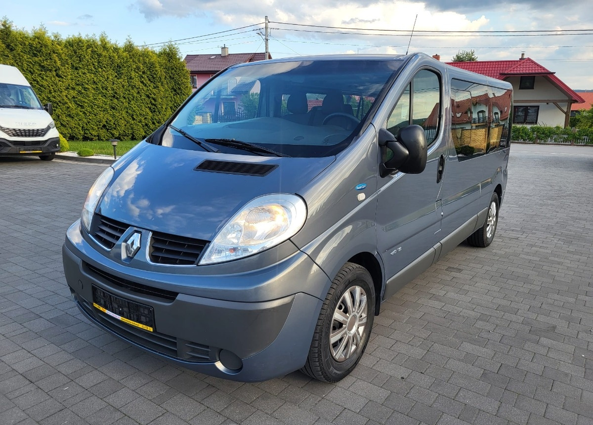 Renault Trafic 9 -osobowy Salon Polska I właściciel Bezwypadkowy Lakier - Мікроавтобус, Пасажирський фургон: фото 5 Renault Trafic 9 -osobowy Salon Polska I właściciel Bezwypadkowy Lakier - Мікроавтобус, Пасажирський фургон: фото 5
