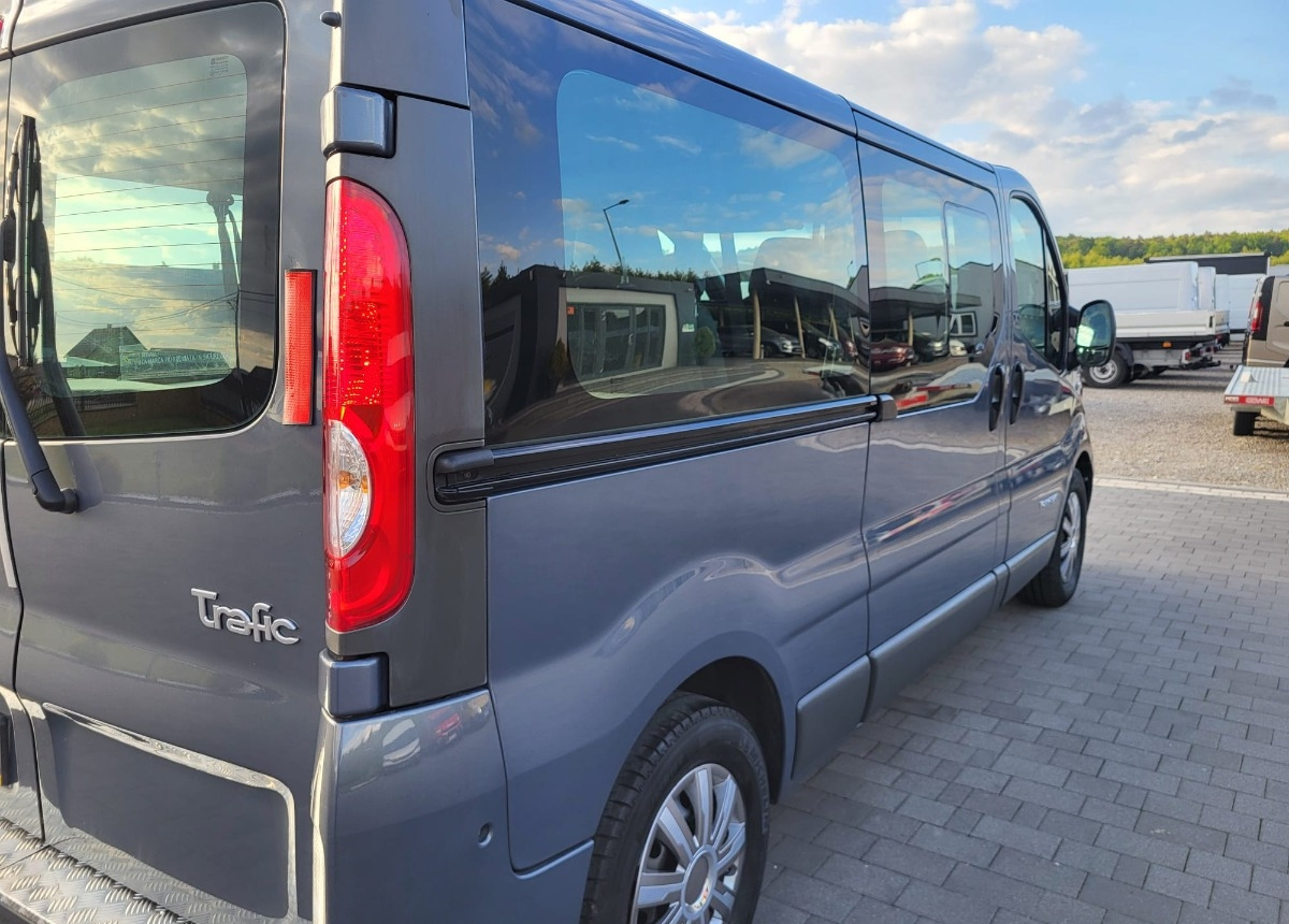 Renault Trafic 9 -osobowy Salon Polska I właściciel Bezwypadkowy Lakier - Мікроавтобус, Пасажирський фургон: фото 3 Renault Trafic 9 -osobowy Salon Polska I właściciel Bezwypadkowy Lakier - Мікроавтобус, Пасажирський фургон: фото 3