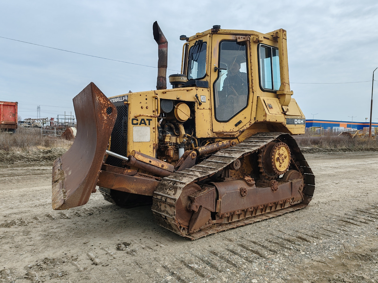 Caterpillar D4H - Бульдозер: фото 1 Caterpillar D4H - Бульдозер: фото 1