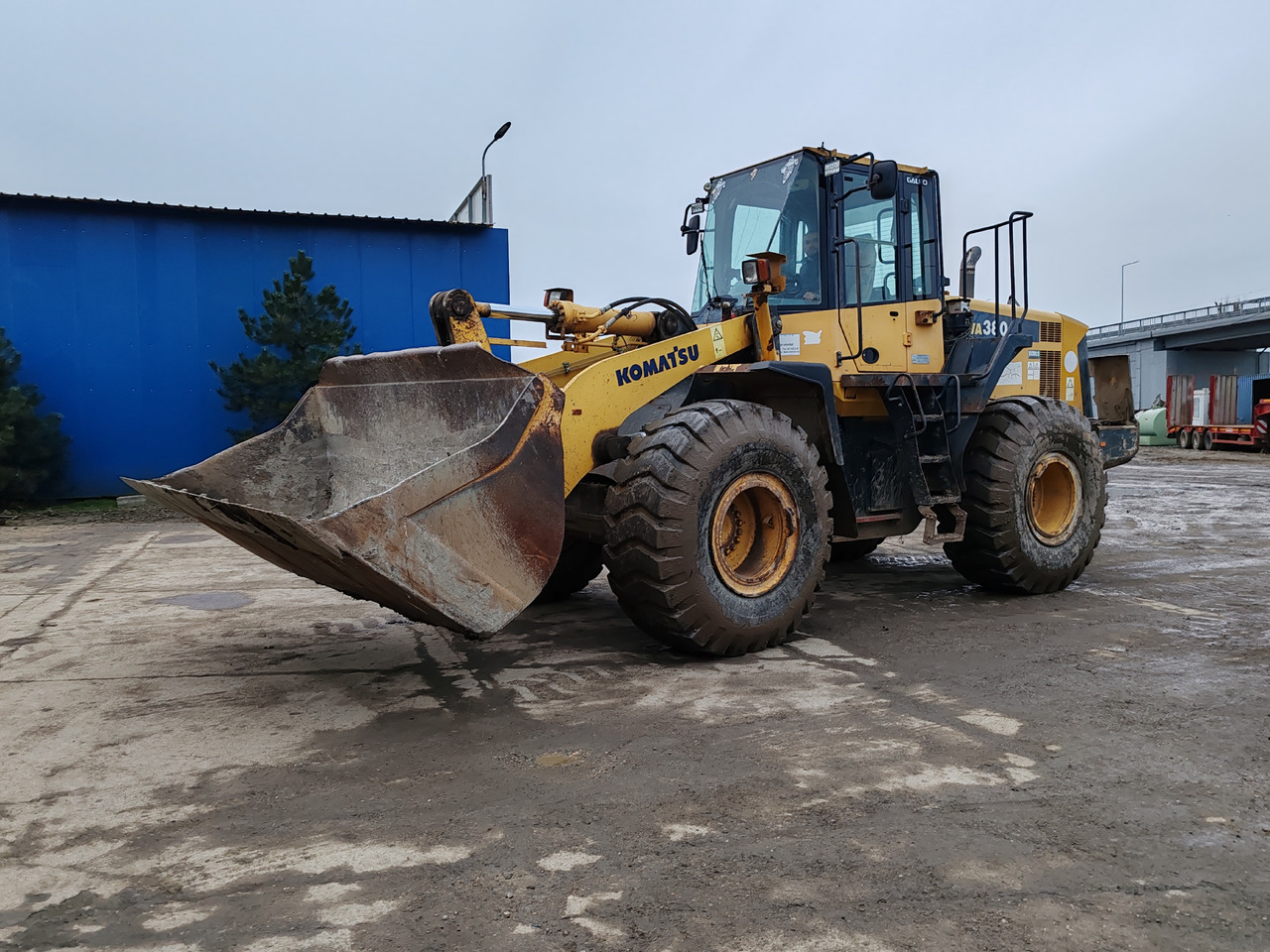 KOMATSU WA 380-S - Колісний навантажувач: фото 4 KOMATSU WA 380-S - Колісний навантажувач: фото 4