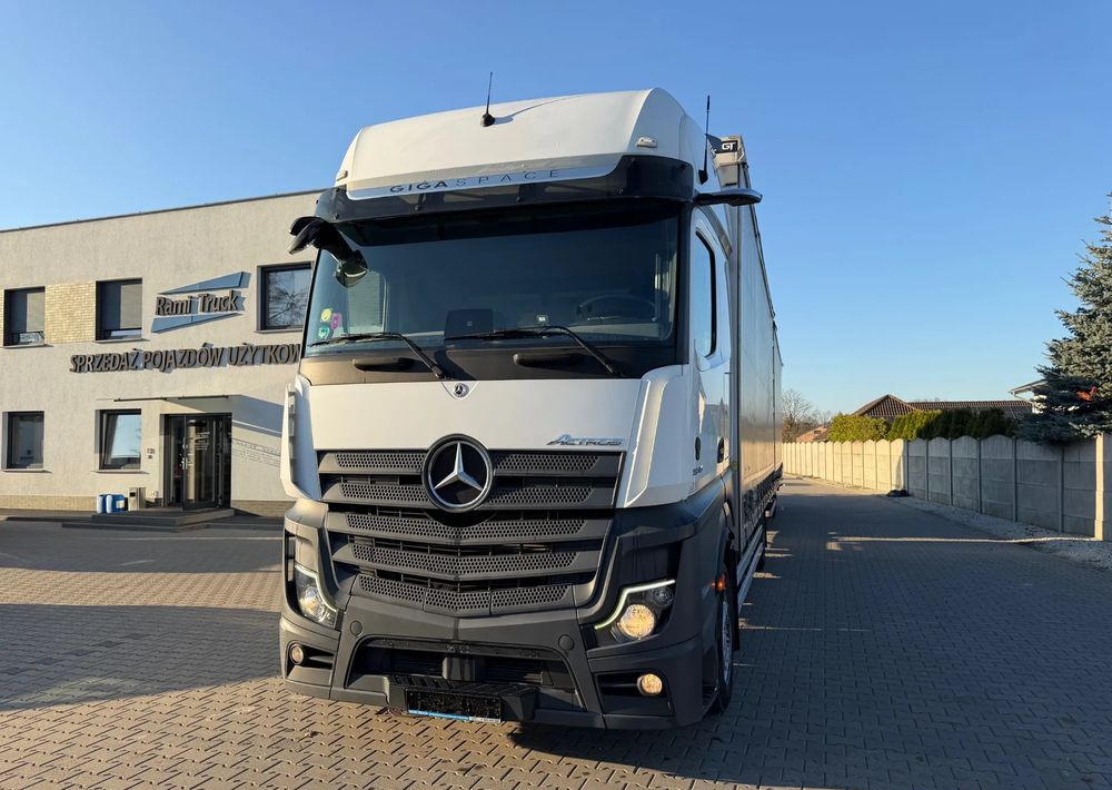 Mercedes-Benz ACTROS 1845 Zestaw przestrzenny przejazdowy120m3 - Тентована вантажівка: фото 1 Mercedes-Benz ACTROS 1845 Zestaw przestrzenny przejazdowy120m3 - Тентована вантажівка: фото 1