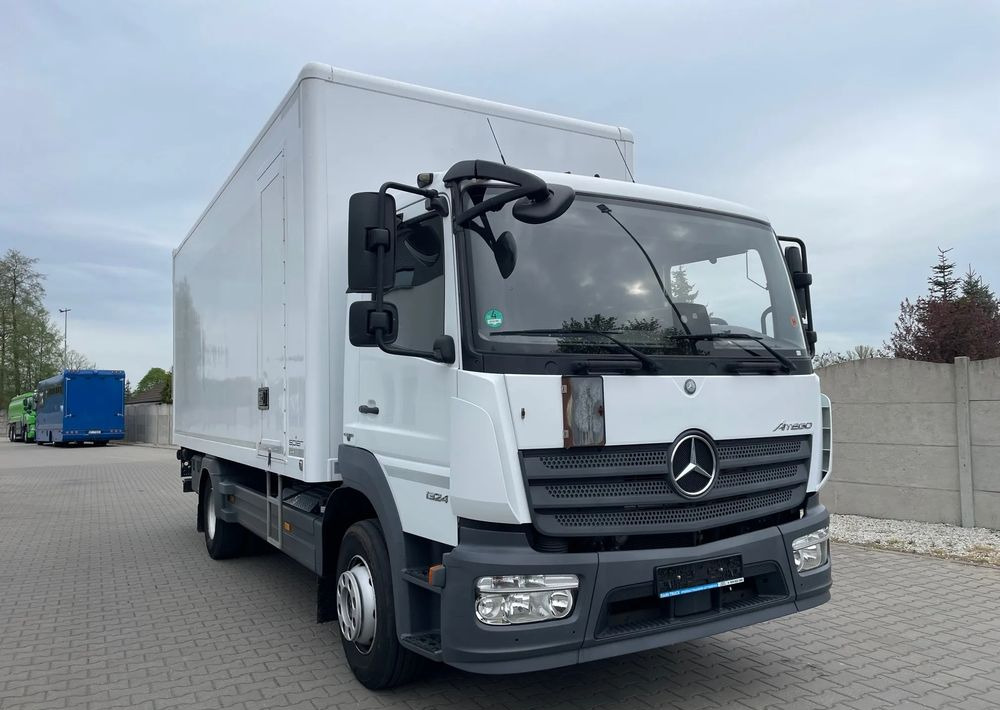 Mercedes-Benz ATEGO 1324, 15 EUROPALET, ŁADOWNOŚĆ 7,5 T - Вантажівка з закритим кузовом: фото 4 Mercedes-Benz ATEGO 1324, 15 EUROPALET, ŁADOWNOŚĆ 7,5 T - Вантажівка з закритим кузовом: фото 4