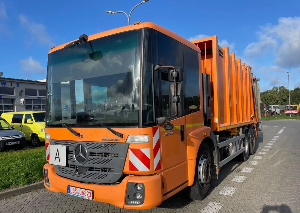 Mercedes-Benz MB ECONIC 1835 ŚMIECIARKA ZOLLER MEDIUM X2 - Сміттєвози: фото 1 Mercedes-Benz MB ECONIC 1835 ŚMIECIARKA ZOLLER MEDIUM X2 - Сміттєвози: фото 1