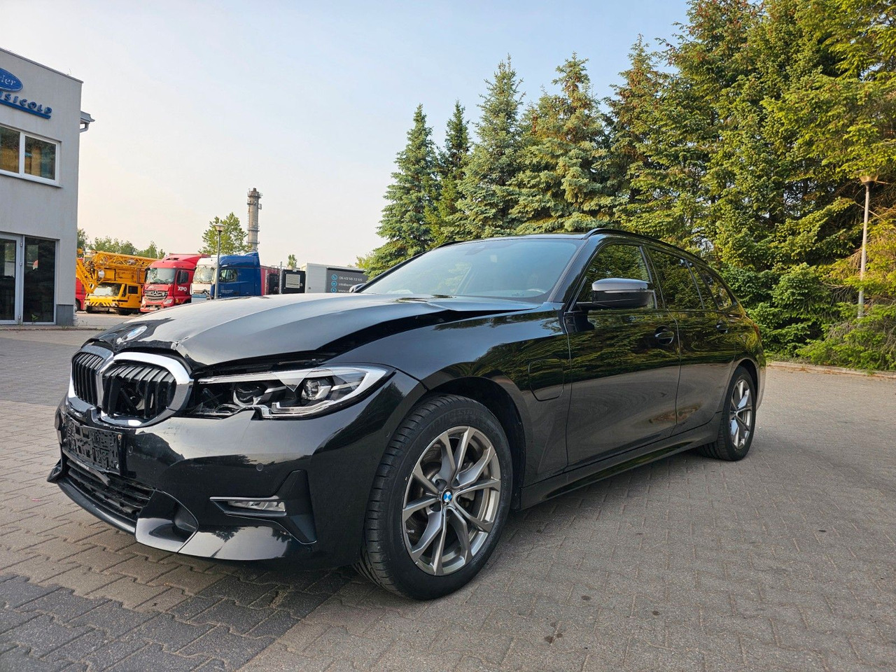 BMW 320e xDrive Touring Sport Automatic Sehr gepfleg - Легковий автомобіль: фото 2 BMW 320e xDrive Touring Sport Automatic Sehr gepfleg - Легковий автомобіль: фото 2