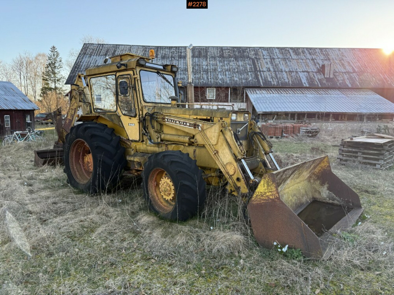 Backhoe loader Volvo BM 646 with attachments Repair object - Екскаватор-навантажувач: фото 2 Backhoe loader Volvo BM 646 with attachments Repair object - Екскаватор-навантажувач: фото 2