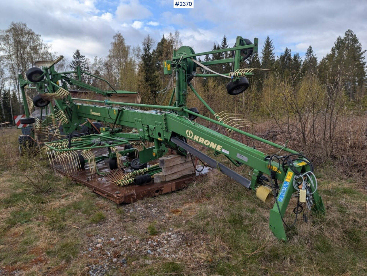 Rotary Rake Krone Swadro 1010 - Техніка для сінозаготівлі: фото 1 Rotary Rake Krone Swadro 1010 - Техніка для сінозаготівлі: фото 1