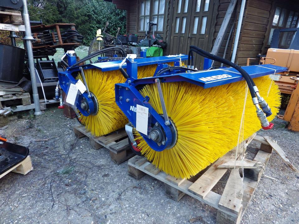 Front Kehrmaschine vollhydraulisch 1200NESBO ISEKI (2200 netto) - Щітка дорожня: фото 1 Front Kehrmaschine vollhydraulisch 1200NESBO ISEKI (2200 netto) - Щітка дорожня: фото 1