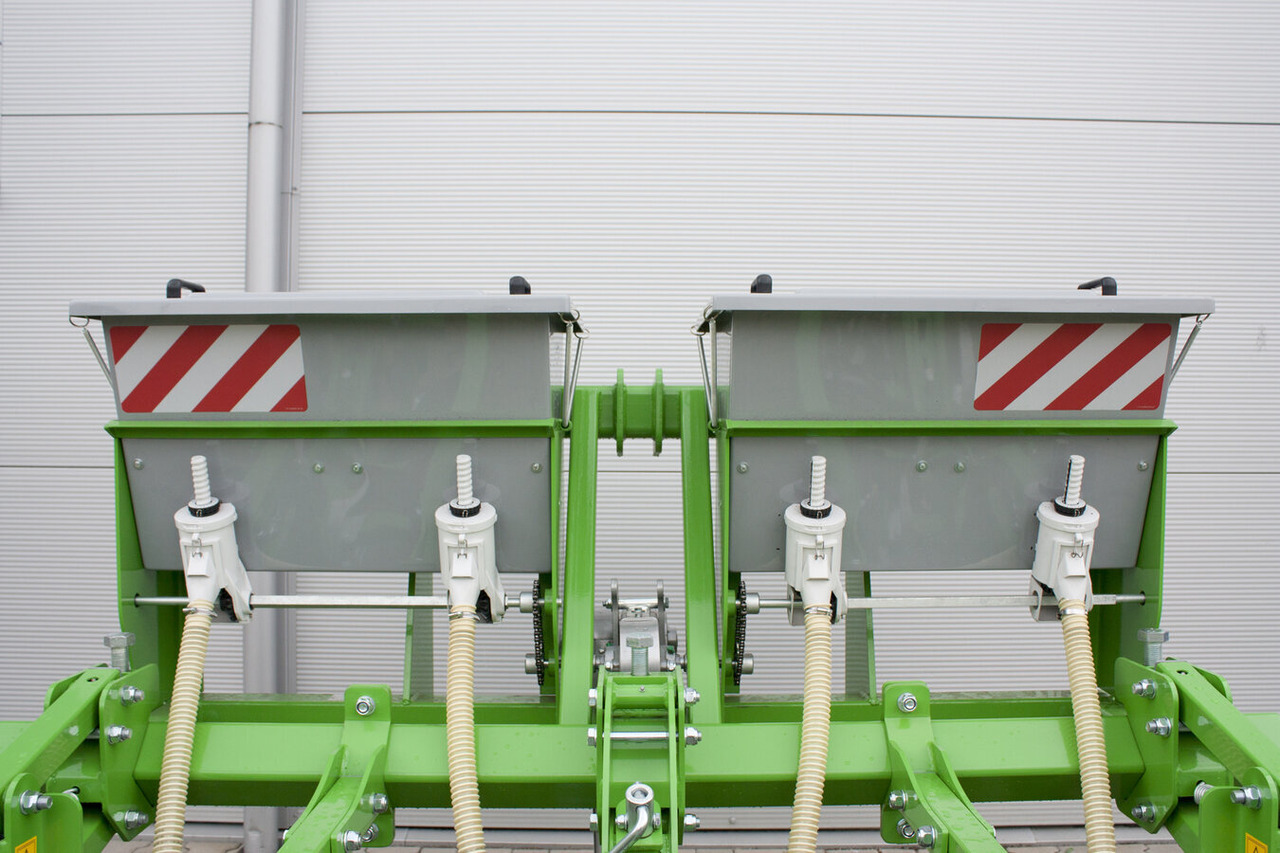 BOMET FERTILISEUR LIQUIDE POUR BINEUSE P 470 W - 4 RANGS NEMBUS - Техніка для внесення добрив: фото 1 BOMET FERTILISEUR LIQUIDE POUR BINEUSE P 470 W - 4 RANGS NEMBUS - Техніка для внесення добрив: фото 1