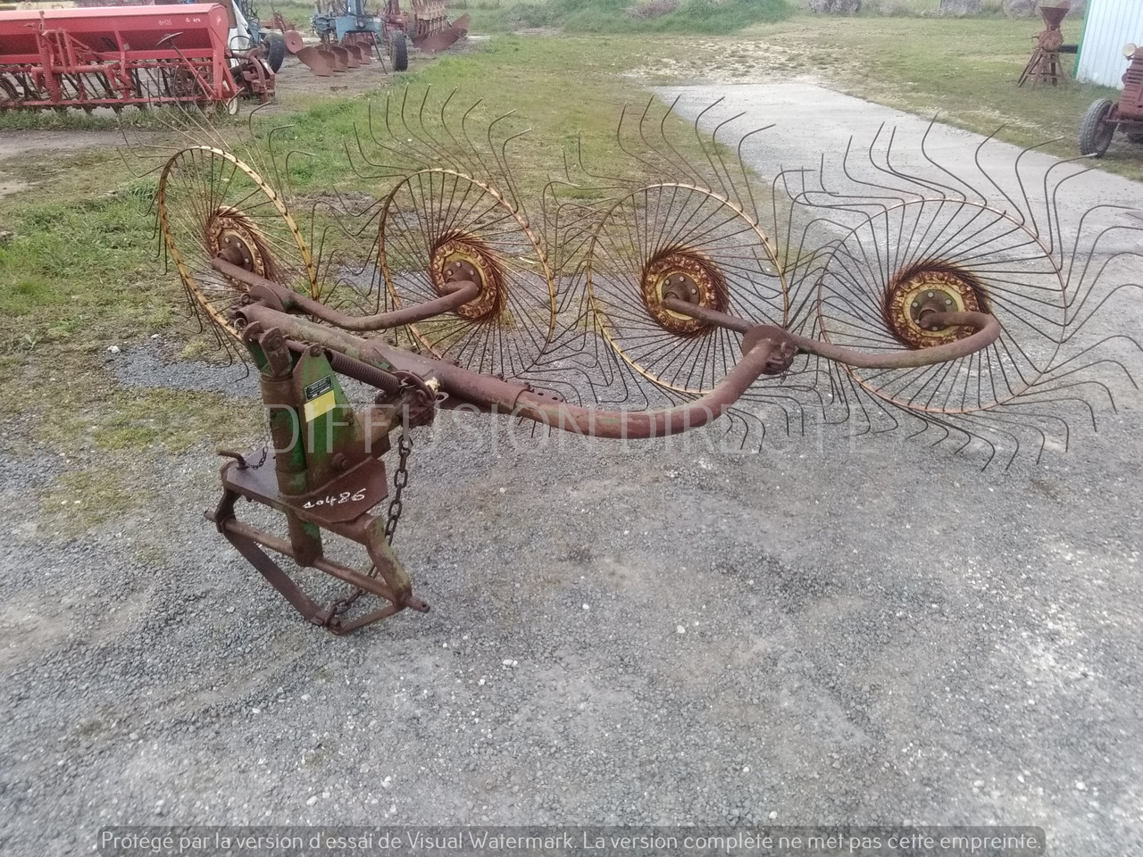 JOHN DEERE ANDAINEUR P 140 - Сіноворушилка: фото 3 JOHN DEERE ANDAINEUR P 140 - Сіноворушилка: фото 3