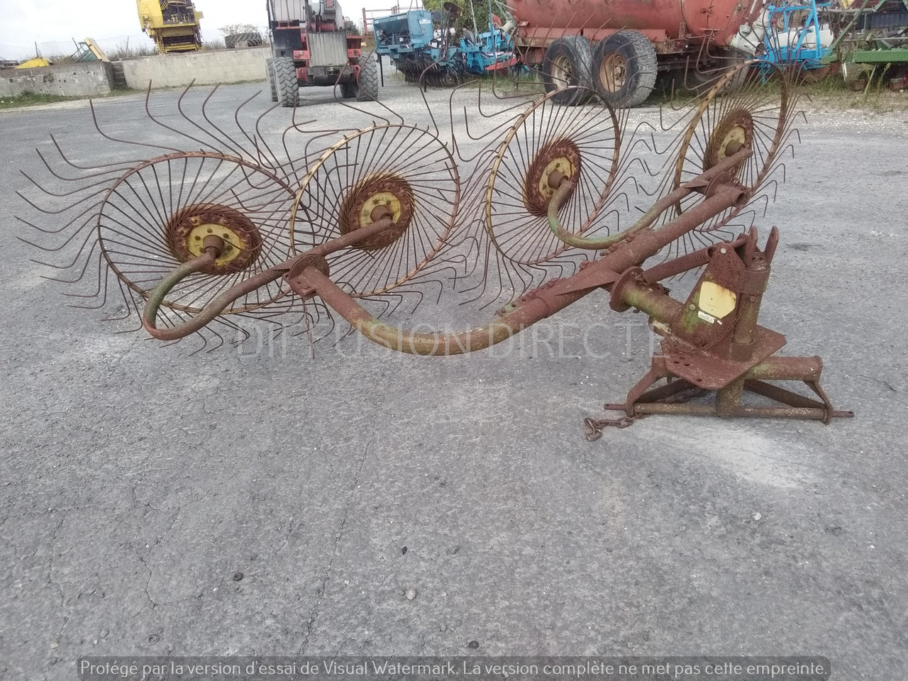 JOHN DEERE ANDAINEUR P 140 - Сіноворушилка: фото 2 JOHN DEERE ANDAINEUR P 140 - Сіноворушилка: фото 2