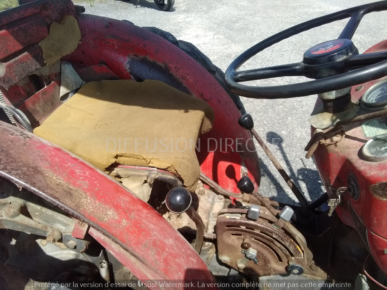 MASSEY FERGUSON TRACTEUR AGRICOLE 140 SUPER - Трактор: фото 5 MASSEY FERGUSON TRACTEUR AGRICOLE 140 SUPER - Трактор: фото 5