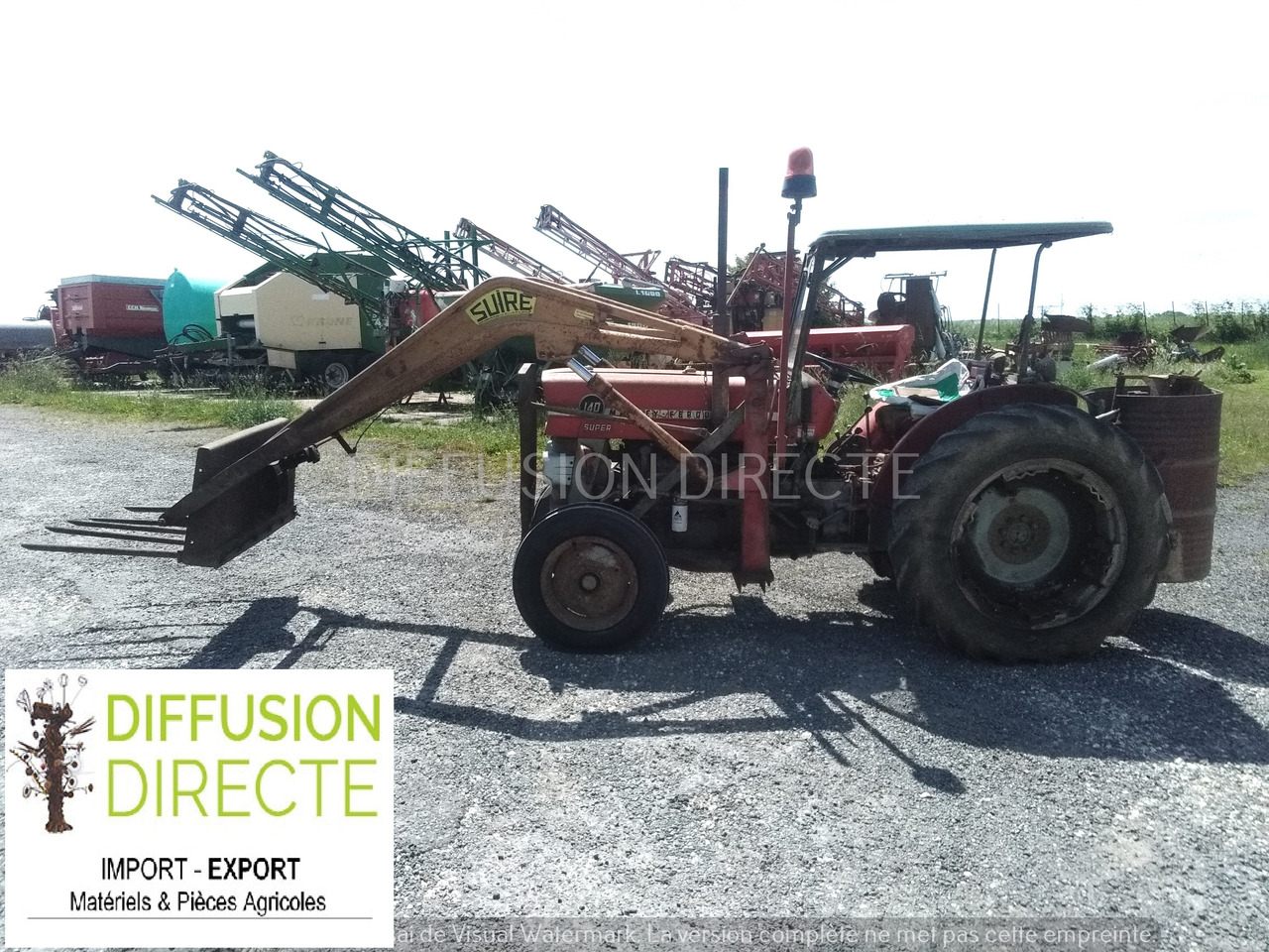 MASSEY FERGUSON TRACTEUR AGRICOLE 140 SUPER - Трактор: фото 1 MASSEY FERGUSON TRACTEUR AGRICOLE 140 SUPER - Трактор: фото 1