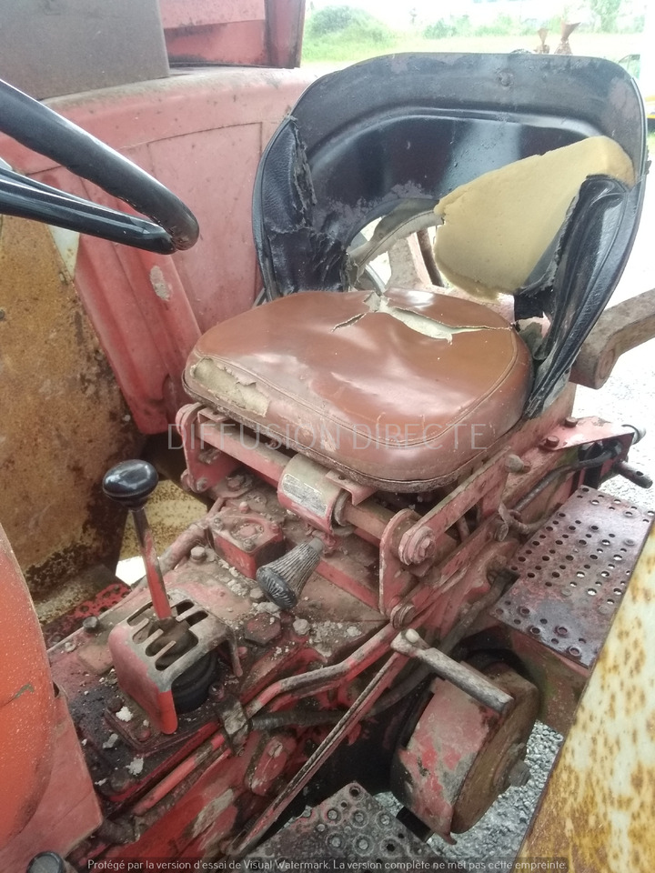RENAULT TRACTEUR AGRICOLE 56 - Трактор: фото 5 RENAULT TRACTEUR AGRICOLE 56 - Трактор: фото 5