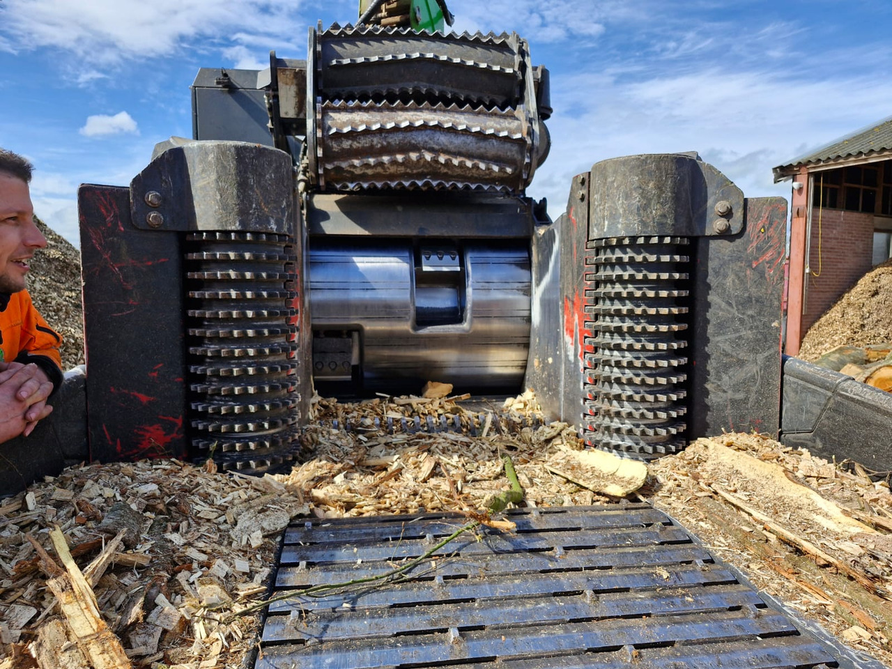 UFKES Greentec 962 Tracked Chipper - Дробарка для лісництва: фото 5 UFKES Greentec 962 Tracked Chipper - Дробарка для лісництва: фото 5