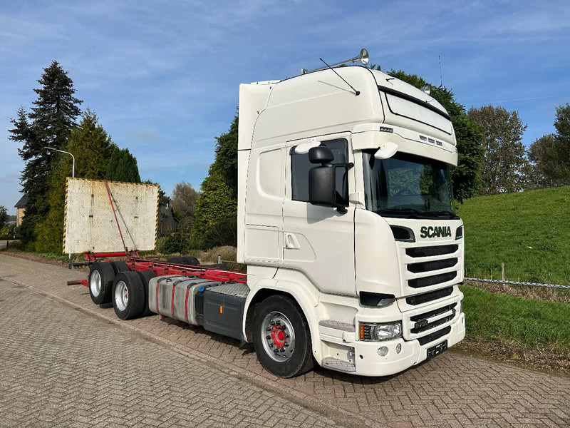 Scania R730 V8 FULL AIR-6X2-RETARDER- EUR6- - Вантажівка шасі: фото 4 Scania R730 V8 FULL AIR-6X2-RETARDER- EUR6- - Вантажівка шасі: фото 4