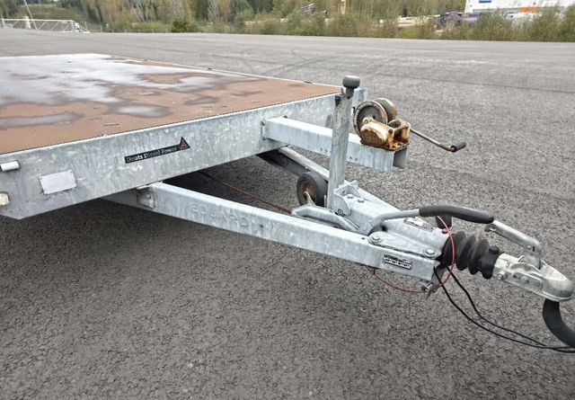 Бортовий причіп/ Платформа EduardP4 3000kg: фото 14 Бортовий причіп/ Платформа EduardP4 3000kg: фото 14