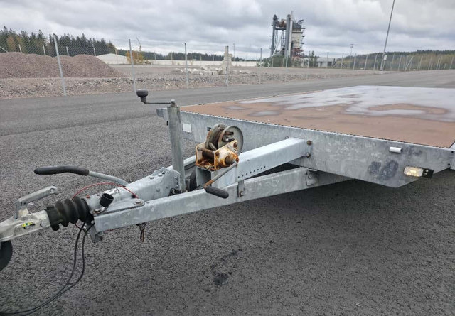 Бортовий причіп/ Платформа EduardP4 3000kg: фото 15 Бортовий причіп/ Платформа EduardP4 3000kg: фото 15