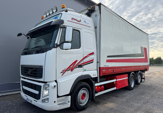 VolvoFH13 500 6x2 Ketjupurku + Rahtikaappi - Інша техніка: фото 1 VolvoFH13 500 6x2 Ketjupurku + Rahtikaappi - Інша техніка: фото 1