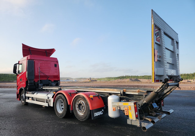 Iveco S-Way 6x2 LNG / LBG - Вантажівка шасі: фото 3 Iveco S-Way 6x2 LNG / LBG - Вантажівка шасі: фото 3