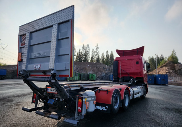 Iveco S-Way 6x2 LNG / LBG - Вантажівка шасі: фото 4 Iveco S-Way 6x2 LNG / LBG - Вантажівка шасі: фото 4