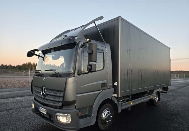 Mercedes-BenzAtego 4x2 Special - Вантажівка з закритим кузовом: фото 1 Mercedes-BenzAtego 4x2 Special - Вантажівка з закритим кузовом: фото 1