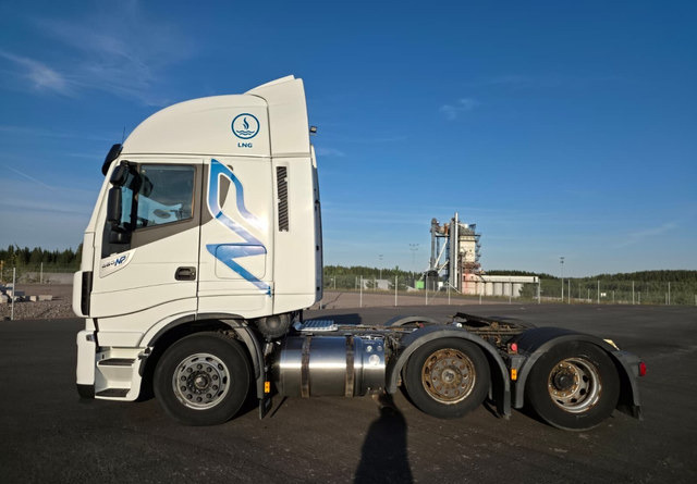 IvecoStralis 460 6x2 LNG/LBG - Тягач: фото 2 IvecoStralis 460 6x2 LNG/LBG - Тягач: фото 2