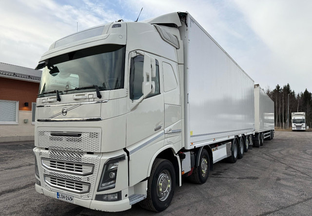 Volvo FH16 750 10x4 - Вантажівка з закритим кузовом: фото 1 Volvo FH16 750 10x4 - Вантажівка з закритим кузовом: фото 1