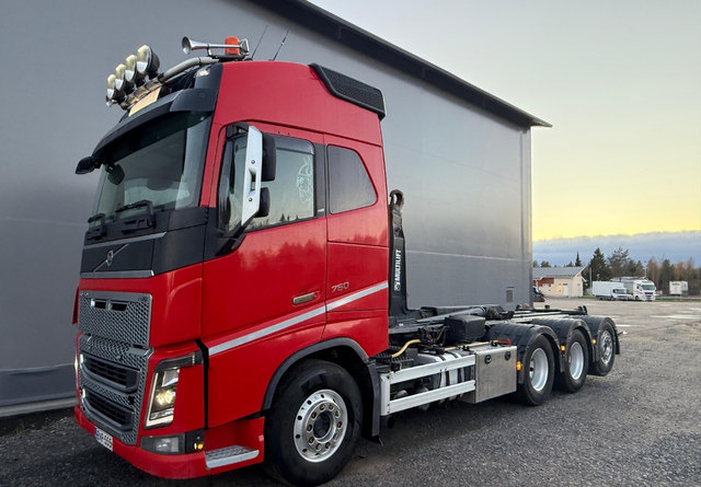 VolvoFH16 750 8X4 - Гаковий мультиліфт вантажівка: фото 1 VolvoFH16 750 8X4 - Гаковий мультиліфт вантажівка: фото 1