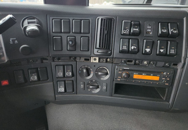 Бортова вантажівка/ Платформа, Вантажівка з маніпулятором VolvoFMX 6x2: фото 15 Бортова вантажівка/ Платформа, Вантажівка з маніпулятором VolvoFMX 6x2: фото 15