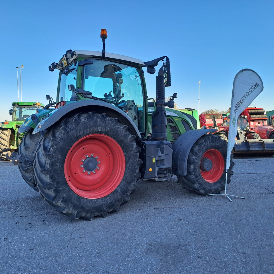 FENDT 720 VARIO PROFI - Трактор: фото 3 FENDT 720 VARIO PROFI - Трактор: фото 3