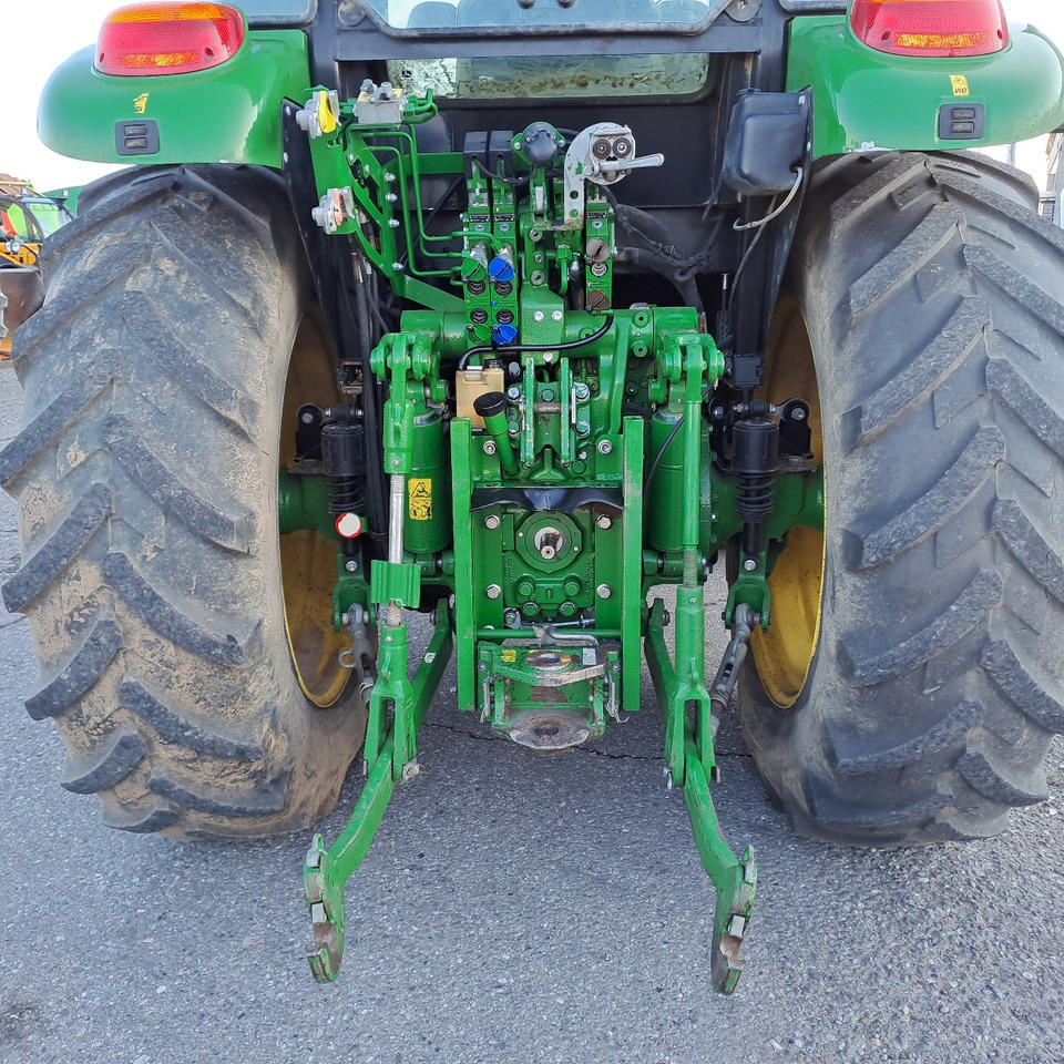 JOHN DEERE 5125R - Трактор: фото 5 JOHN DEERE 5125R - Трактор: фото 5