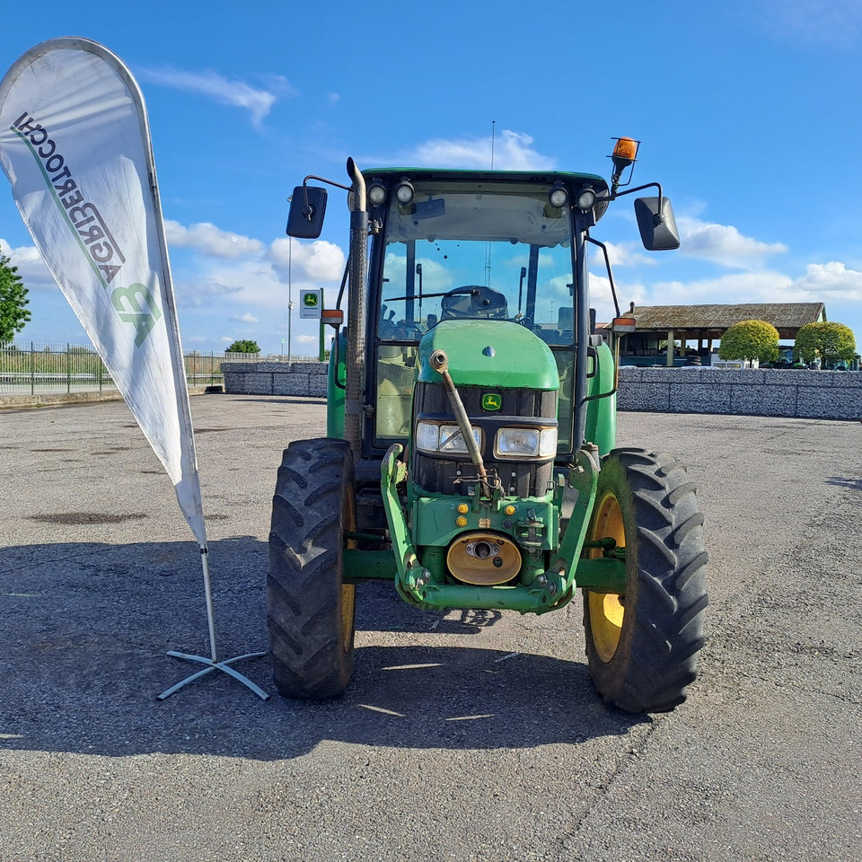 JOHN DEERE 5820 - ASTA AGRIBERTOCCHI - Трактор: фото 2 JOHN DEERE 5820 - ASTA AGRIBERTOCCHI - Трактор: фото 2