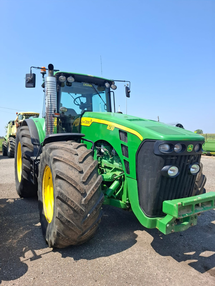 JOHN DEERE 8230 - Трактор: фото 1 JOHN DEERE 8230 - Трактор: фото 1