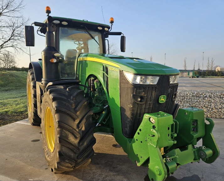 JOHN DEERE 8320R - Трактор: фото 3 JOHN DEERE 8320R - Трактор: фото 3