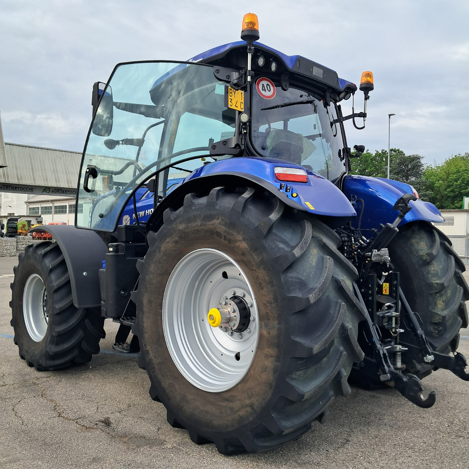 NEW HOLLAND T7 270 - Трактор: фото 2 NEW HOLLAND T7 270 - Трактор: фото 2