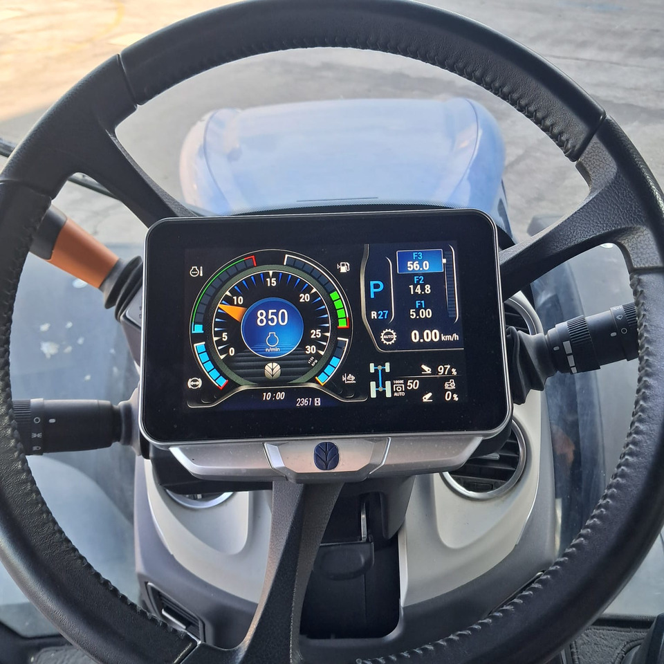 NEW HOLLAND T7 HD - Трактор: фото 3 NEW HOLLAND T7 HD - Трактор: фото 3