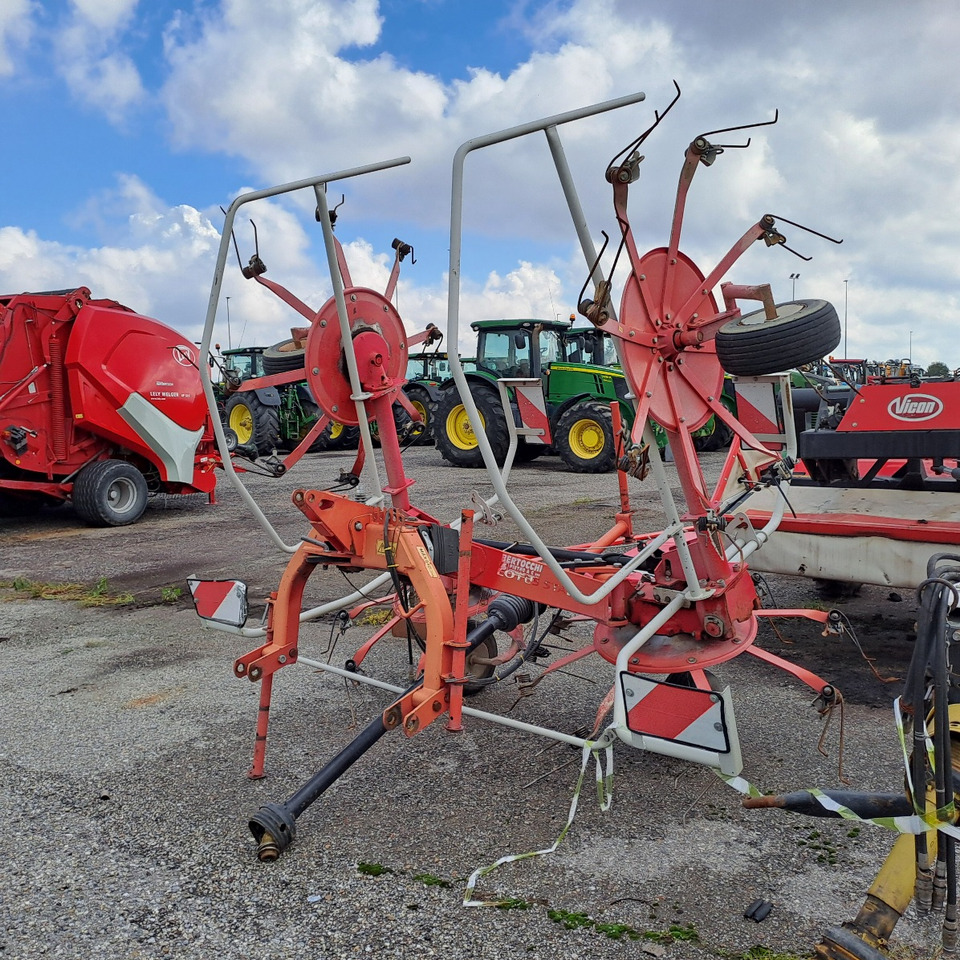 VOLTAFIENO  LELY STABILO 600 - Сіноворушилка: фото 4 VOLTAFIENO  LELY STABILO 600 - Сіноворушилка: фото 4