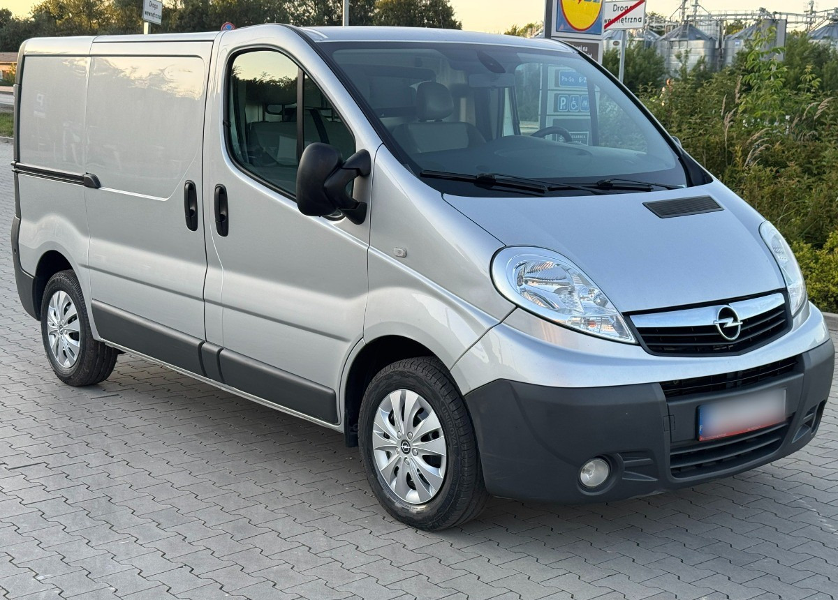 Opel Vivaro 2.0 DCI 115KM 2014 Rok Klimatyzacja Nawigacja BEZWYPADKOWY - Суцільнометалевий фургон: фото 3 Opel Vivaro 2.0 DCI 115KM 2014 Rok Klimatyzacja Nawigacja BEZWYPADKOWY - Суцільнометалевий фургон: фото 3