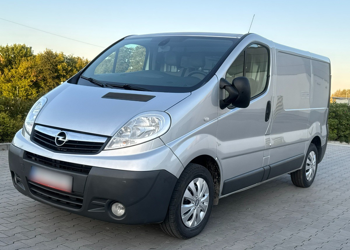 Opel Vivaro 2.0 DCI 115KM 2014 Rok Klimatyzacja Nawigacja BEZWYPADKOWY - Суцільнометалевий фургон: фото 1 Opel Vivaro 2.0 DCI 115KM 2014 Rok Klimatyzacja Nawigacja BEZWYPADKOWY - Суцільнометалевий фургон: фото 1