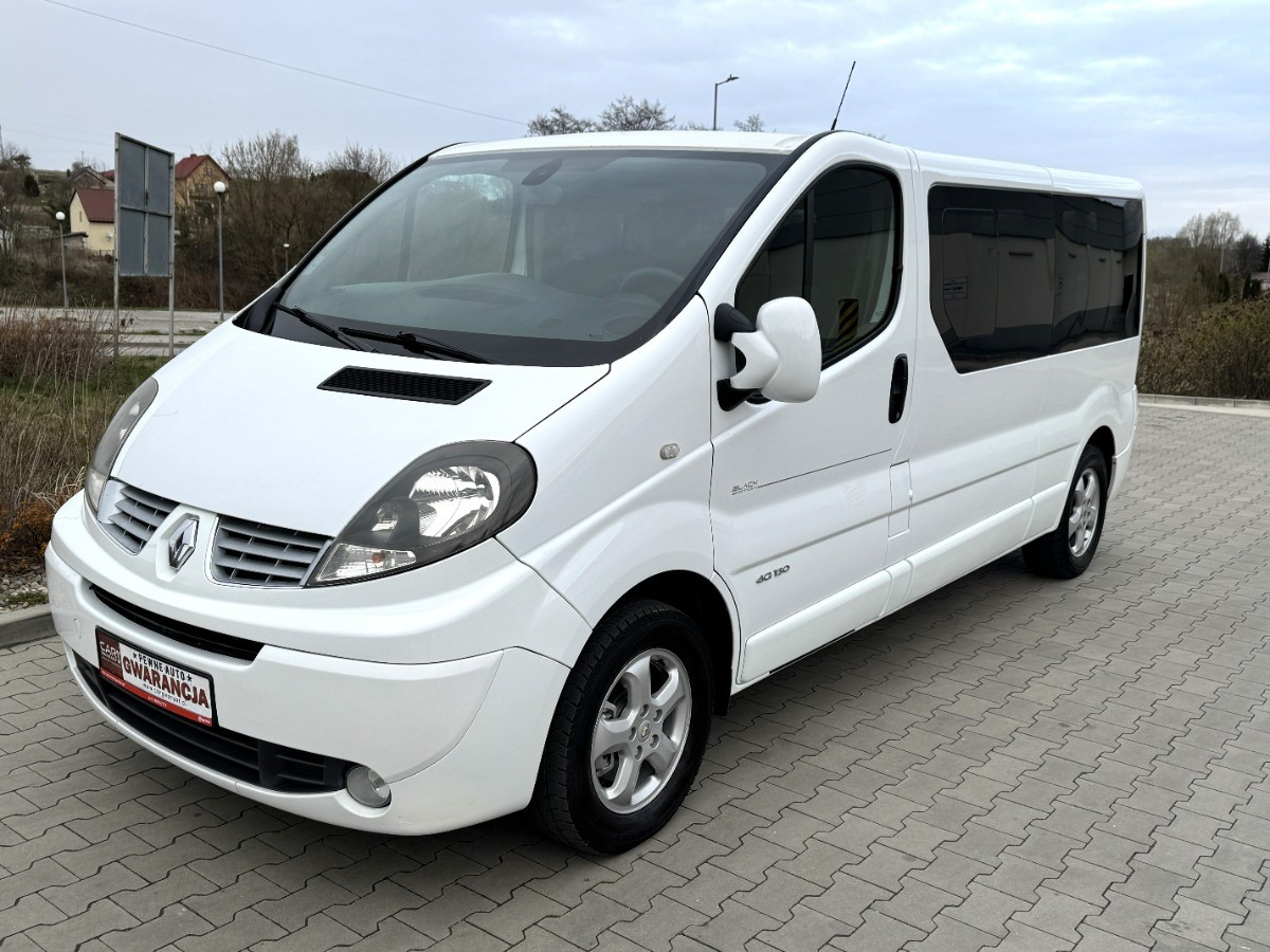 Renault Trafic L2 Long 2.5 150KM Black Edition 9 osobowy TOUR Nawiewy tylne - Мікроавтобус, Пасажирський фургон: фото 2 Renault Trafic L2 Long 2.5 150KM Black Edition 9 osobowy TOUR Nawiewy tylne - Мікроавтобус, Пасажирський фургон: фото 2
