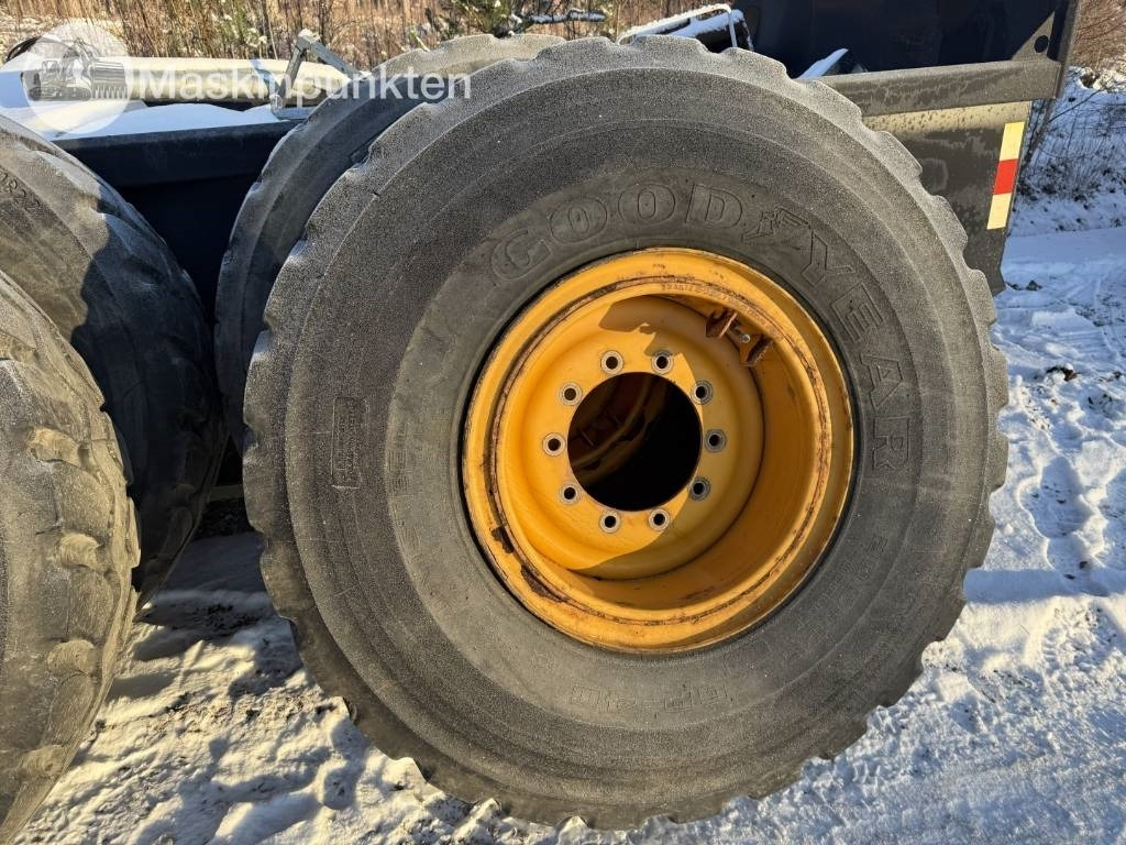 Goodyear GP-40 Däck med fälg till hjullastare - Шина в категорії Будівельна техніка: фото 3 Goodyear GP-40 Däck med fälg till hjullastare - Шина в категорії Будівельна техніка: фото 3