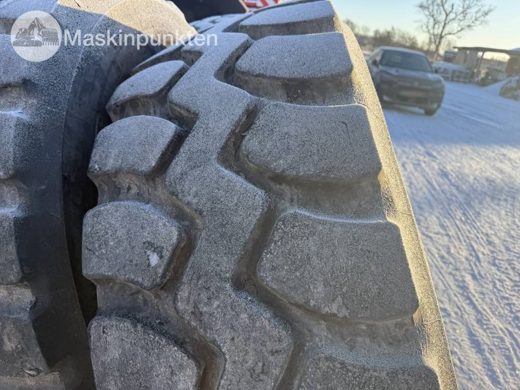 Goodyear GP-40 Däck med fälg till hjullastare - Шина в категорії Будівельна техніка: фото 2 Goodyear GP-40 Däck med fälg till hjullastare - Шина в категорії Будівельна техніка: фото 2
