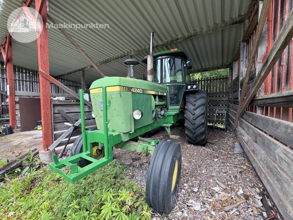Трактор John Deere 4240 QR: фото 1