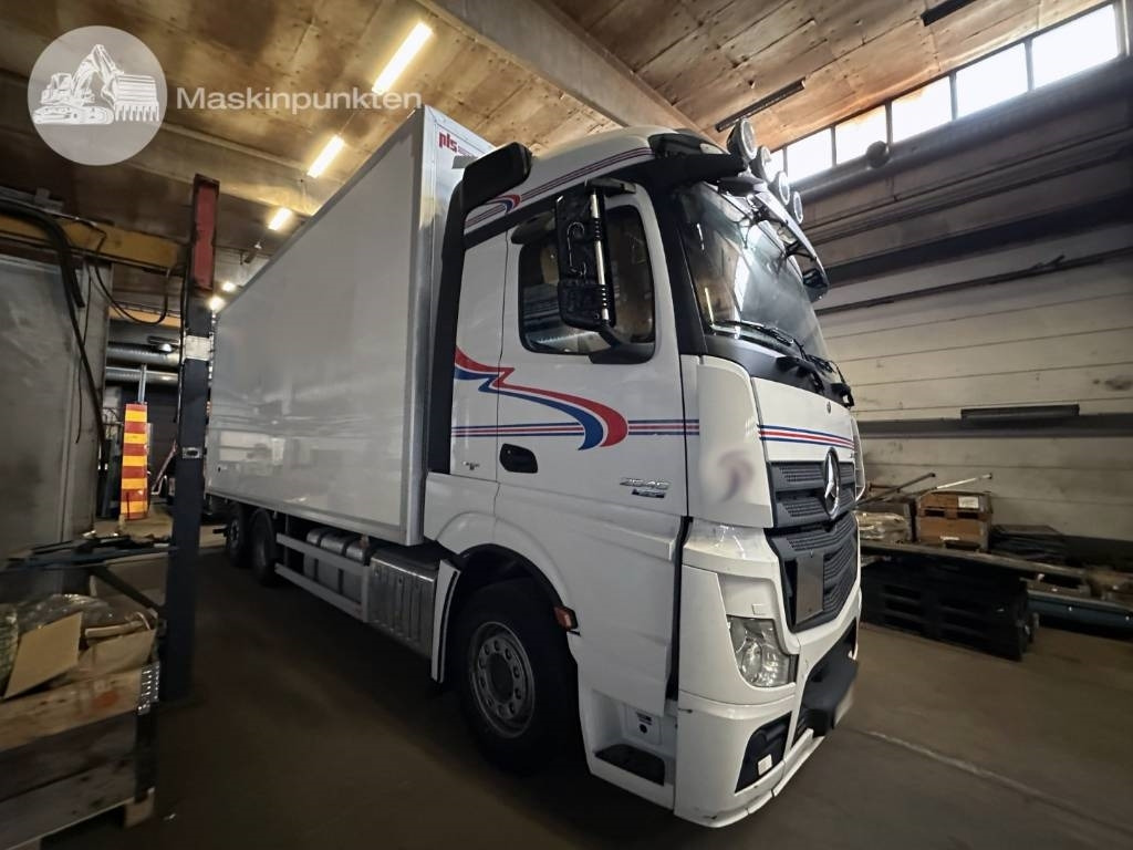 Mercedes-Benz Actros 2545 - Вантажівка з закритим кузовом: фото 3 Mercedes-Benz Actros 2545 - Вантажівка з закритим кузовом: фото 3