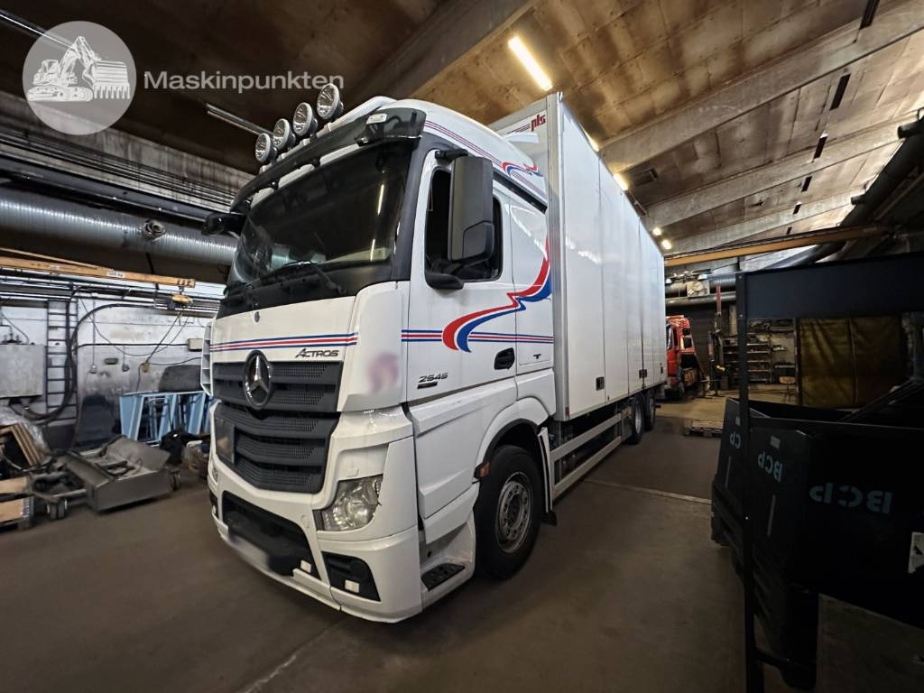 Mercedes-Benz Actros 2545 - Вантажівка з закритим кузовом: фото 1 Mercedes-Benz Actros 2545 - Вантажівка з закритим кузовом: фото 1