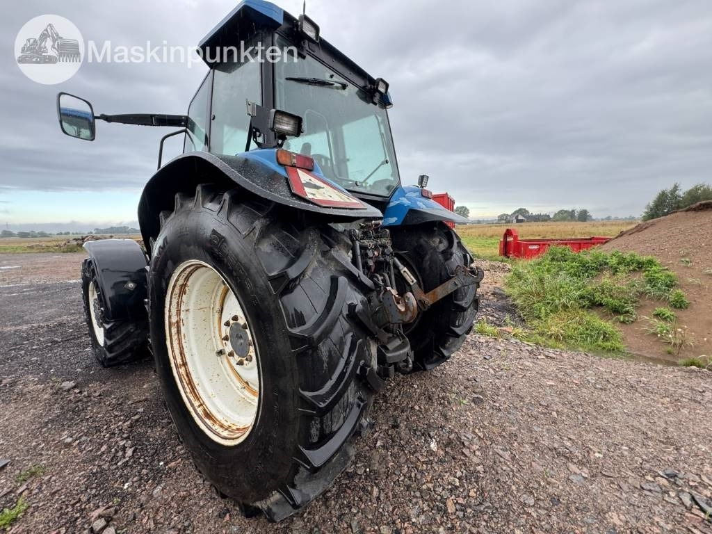 New Holland 8560 - Трактор: фото 2 New Holland 8560 - Трактор: фото 2