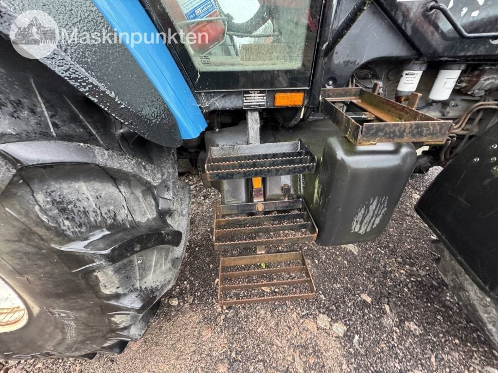 Трактор New Holland 8560: фото 13